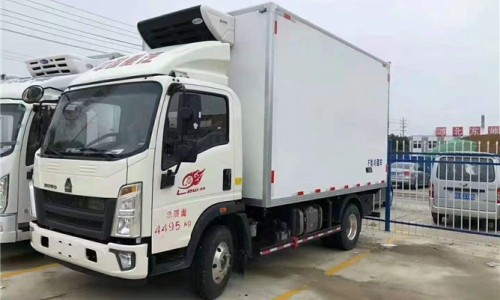 國(guó)六重汽豪沃4米1冷藏車 