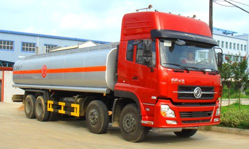 東風(fēng)天龍前四后八化工液體運輸車 