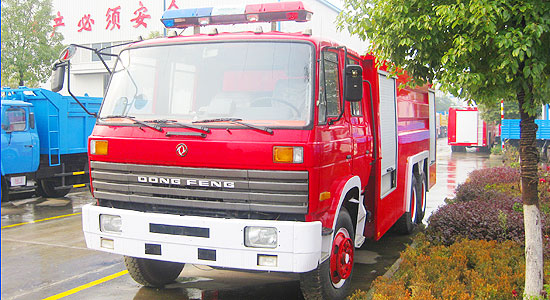 東風后雙橋水罐消防車 