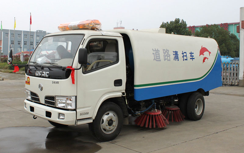 東風(fēng)金霸?huà)呗奋?chē) 