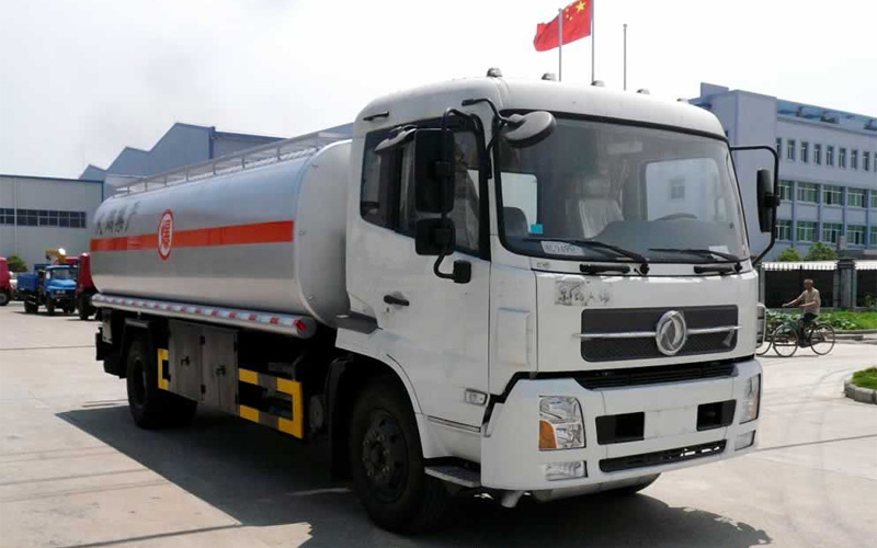 東風(fēng)天錦化工液體運輸車 