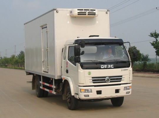 4.1米東風(fēng)多利卡冷藏車(chē) 