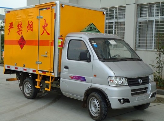 東風(fēng)俊風(fēng)爆破器材運(yùn)輸車(chē) 