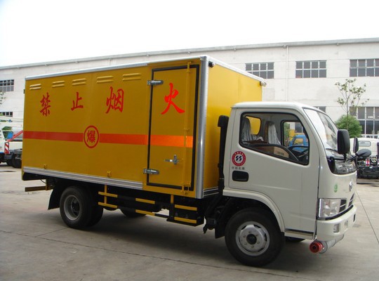 東風(fēng)金霸爆破器材運(yùn)輸車(chē) 