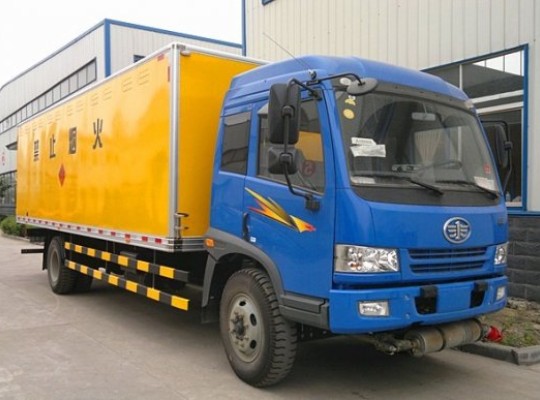 解放9噸爆破器材運(yùn)輸車(chē) 