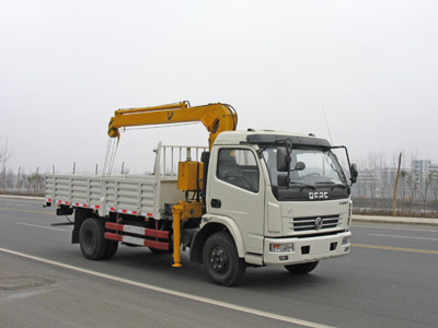 東風多利卡3.2T隨車起重運輸車  