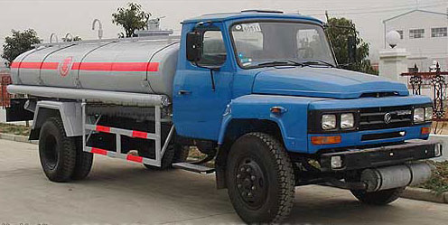 東風(fēng)尖頭化工液體運輸車 