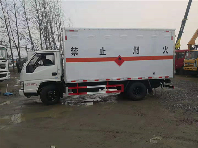 江鈴氣瓶運(yùn)輸車(chē) 