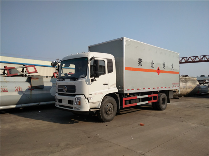 東風(fēng)天錦氣瓶運(yùn)輸車(chē) 