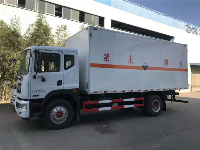 東風(fēng)天錦雜項(xiàng)危險品運(yùn)輸車 