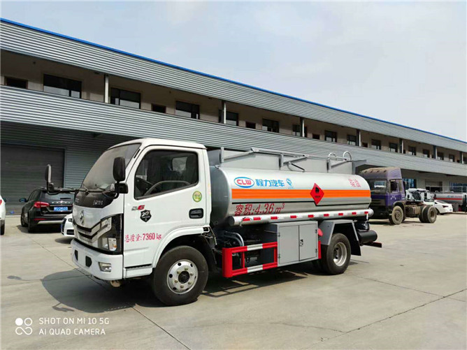 5立方東風(fēng)多利卡加油車 